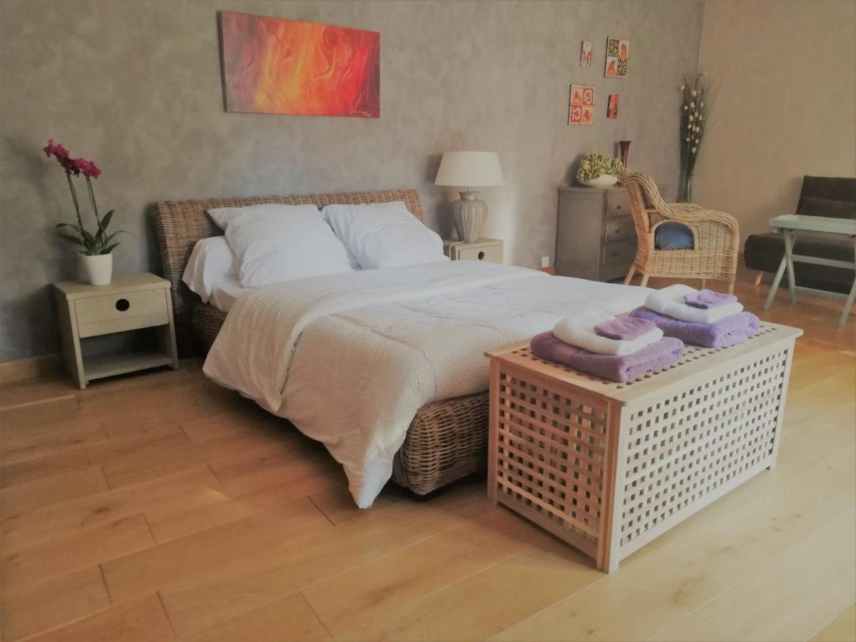 Bed and Breakfast La Goutadou Cabannes Экстерьер фото