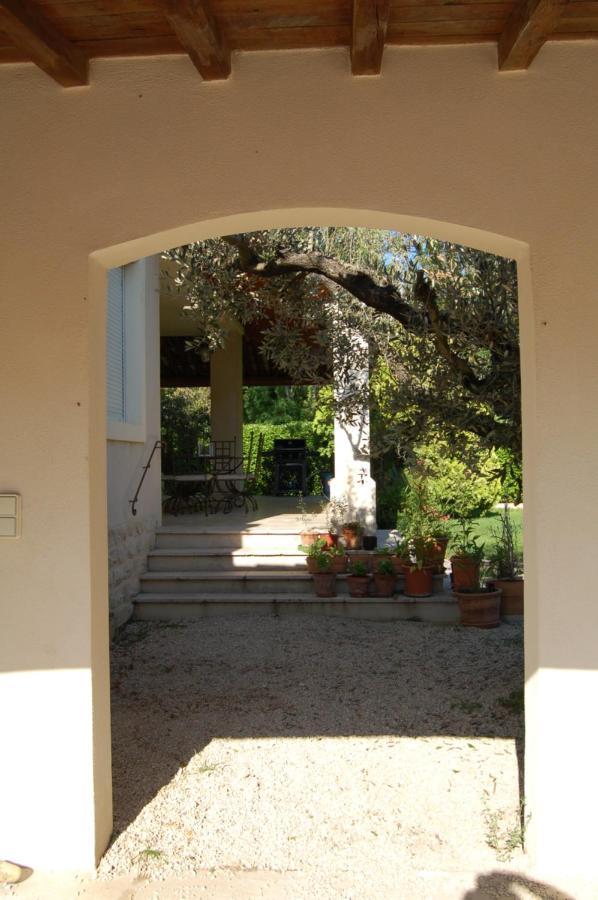 Bed and Breakfast La Goutadou Cabannes Экстерьер фото