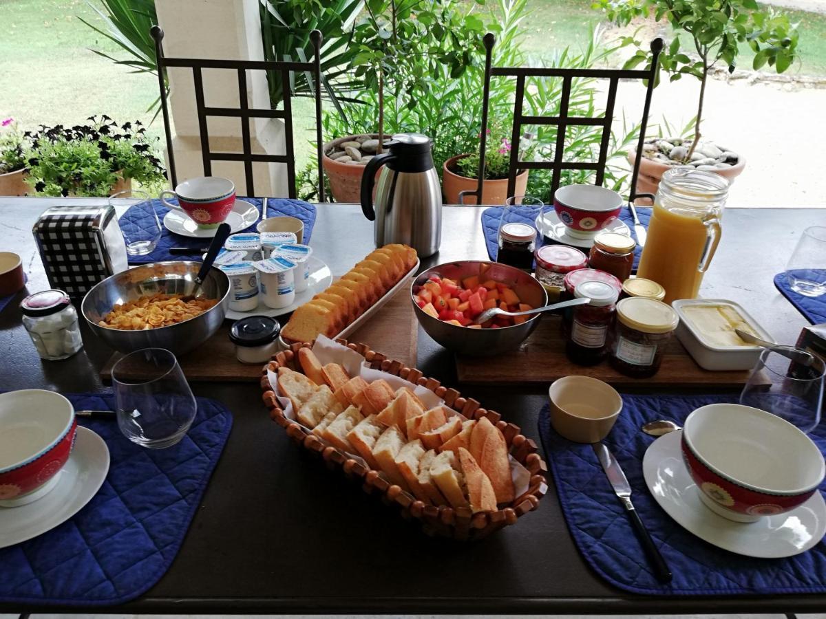 Bed and Breakfast La Goutadou Cabannes Экстерьер фото
