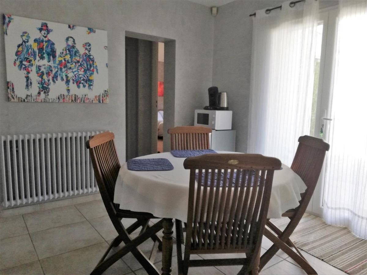 Bed and Breakfast La Goutadou Cabannes Экстерьер фото
