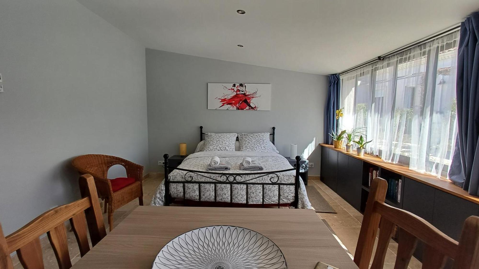 Bed and Breakfast La Goutadou Cabannes Экстерьер фото