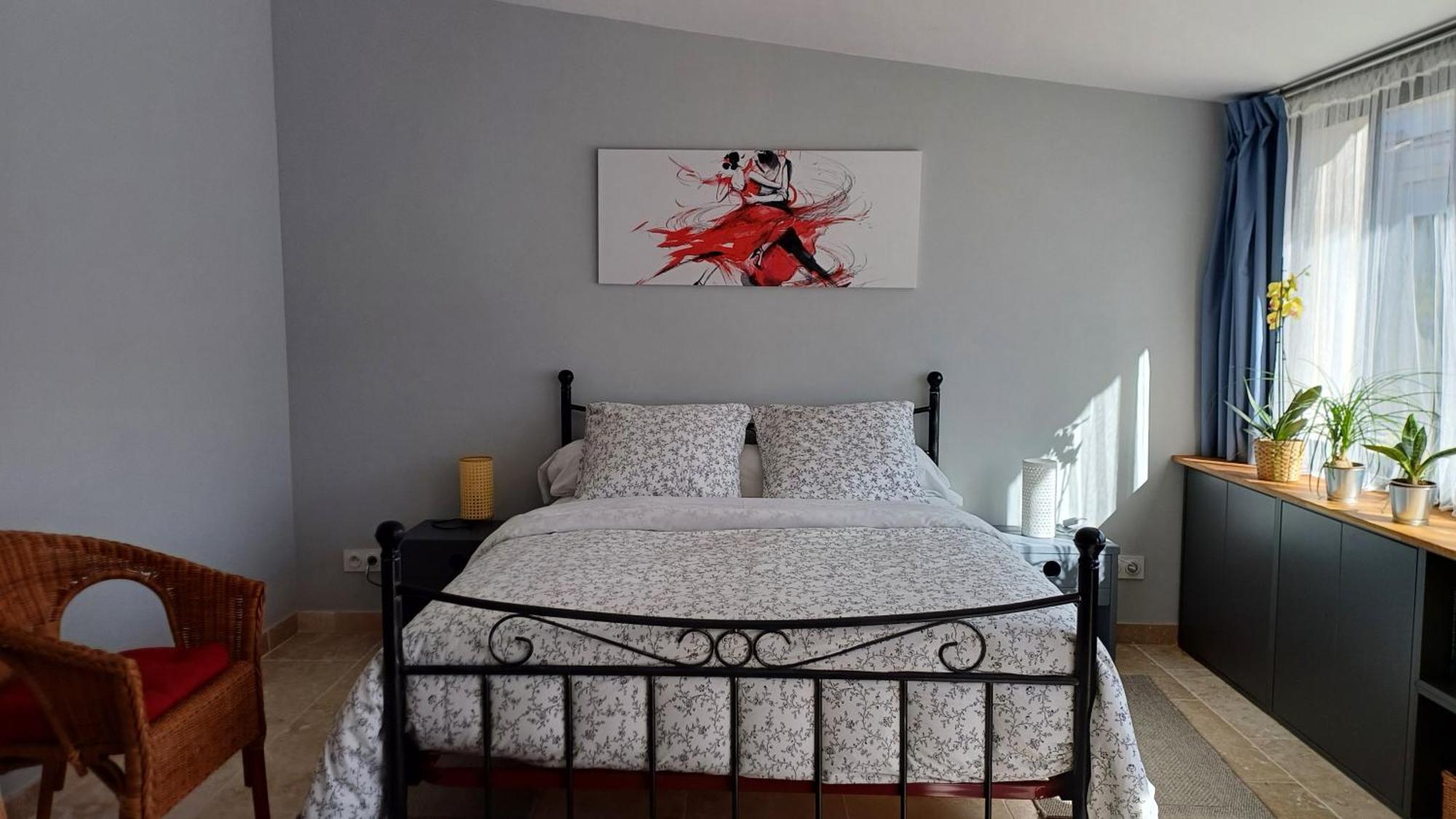 Bed and Breakfast La Goutadou Cabannes Экстерьер фото